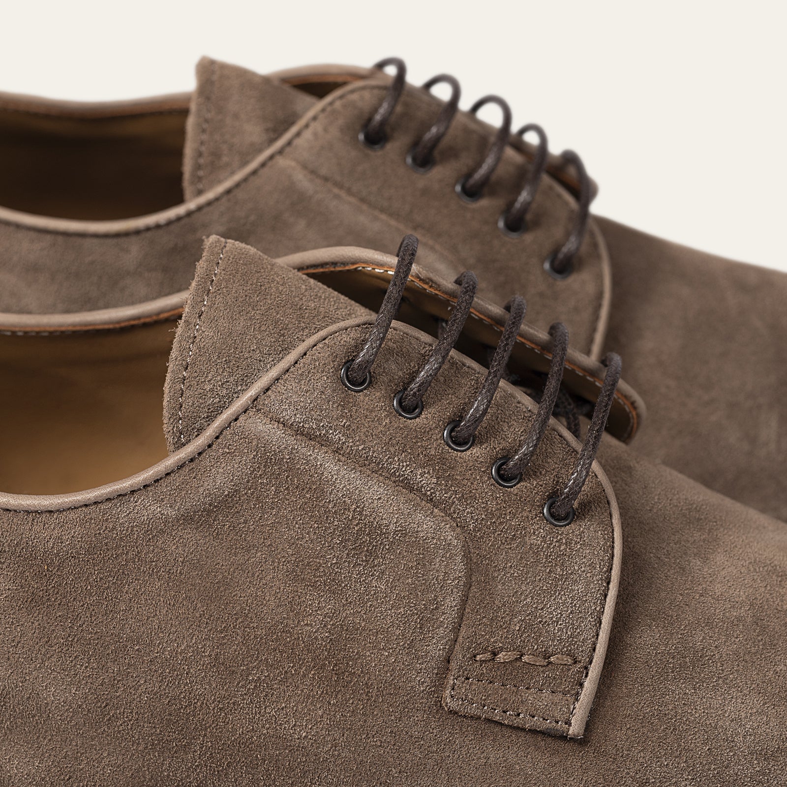 Dellovo Agnano Dark Bark derby uomo camoscio invernale