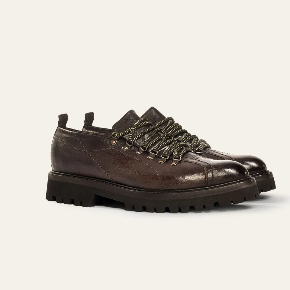 Dellovo Quasimodo stringata trekking nera bufalo
