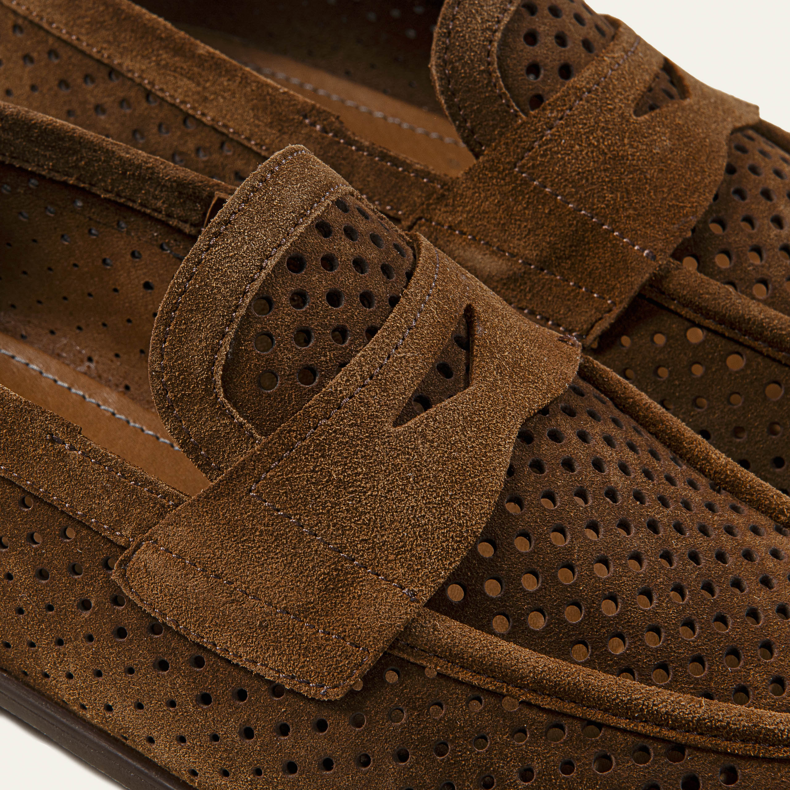 Dellovo Nisida Bluette loafer uomo camoscio traforato
