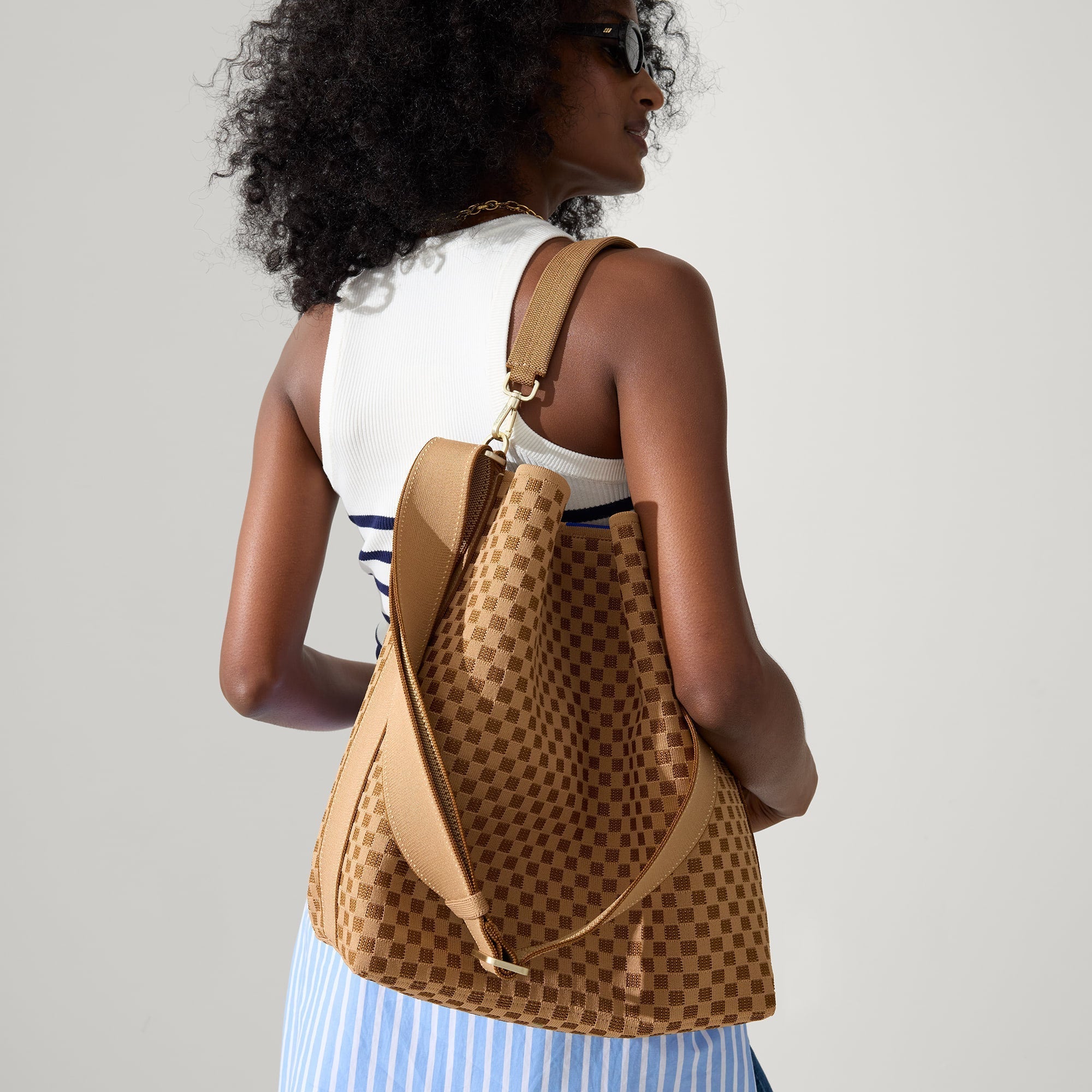 Rothy's The Bucket Bag borsa secchiello nocciola intreccio