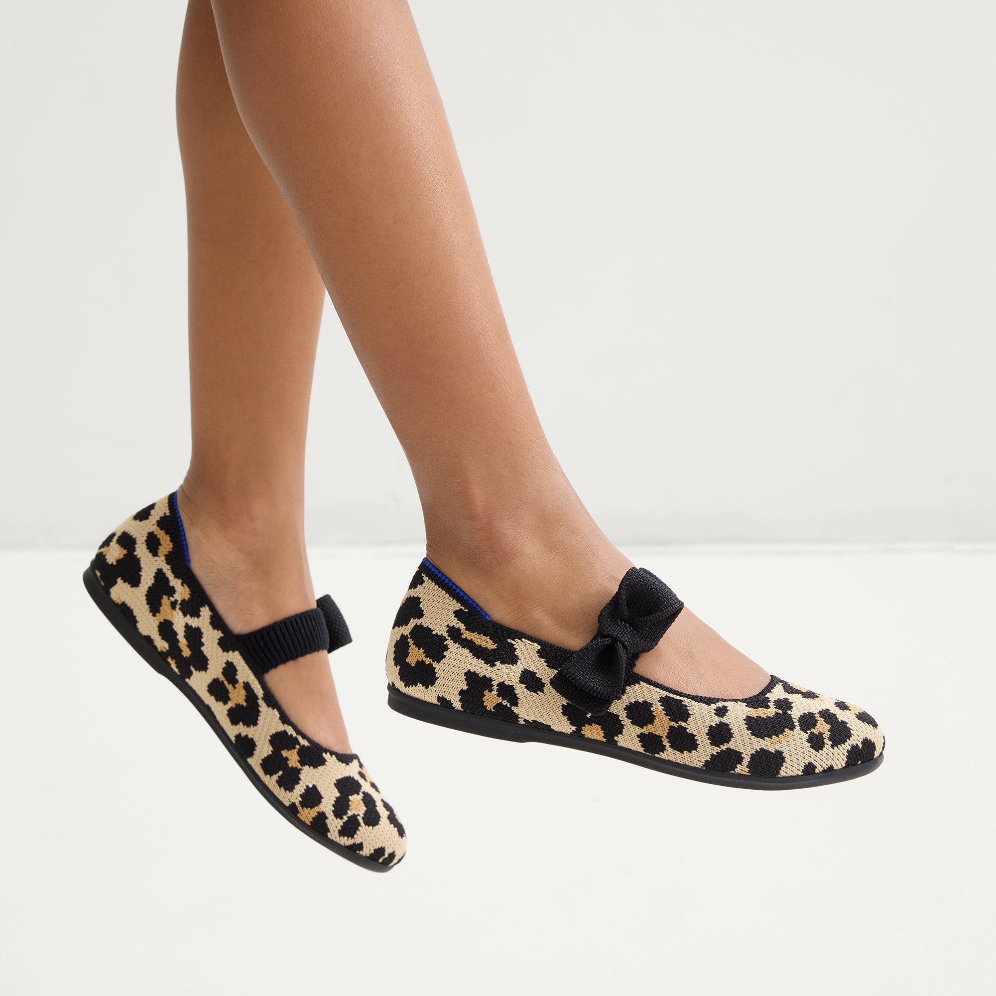 Rothy's The Kids Tux Bow Mary Jane scarpe leopardate fiocco