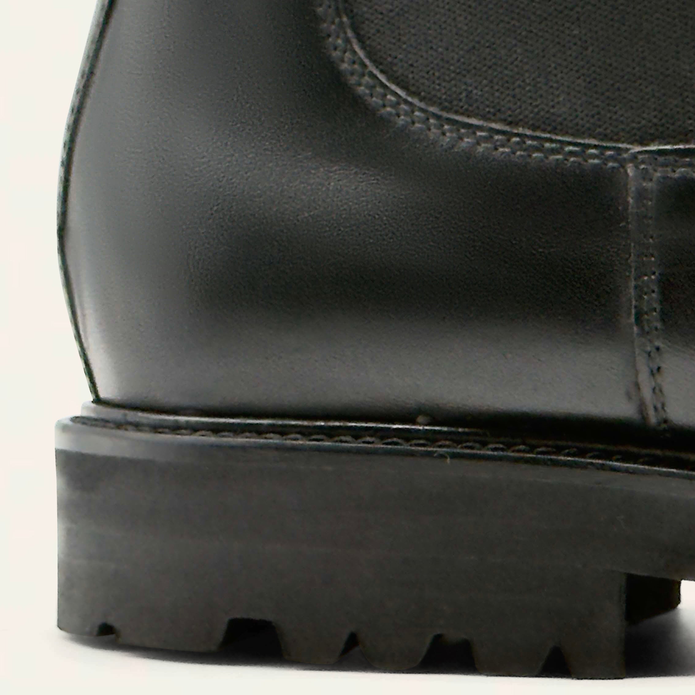 Dellovo Pimonte derby Nero vitello stile Beatles