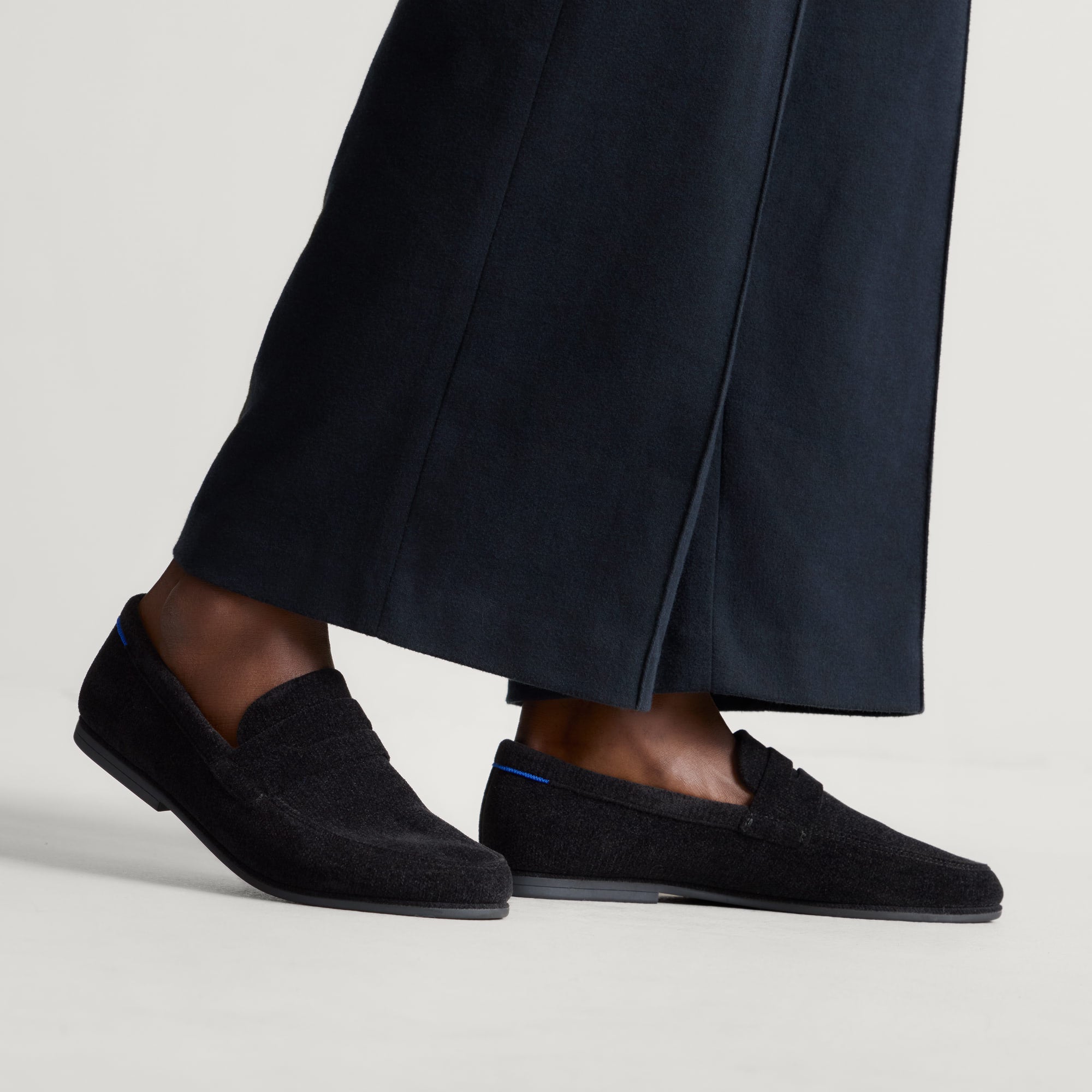 Rothy's The Ravello Penny Loafer mocassini uomo nero scamosciato