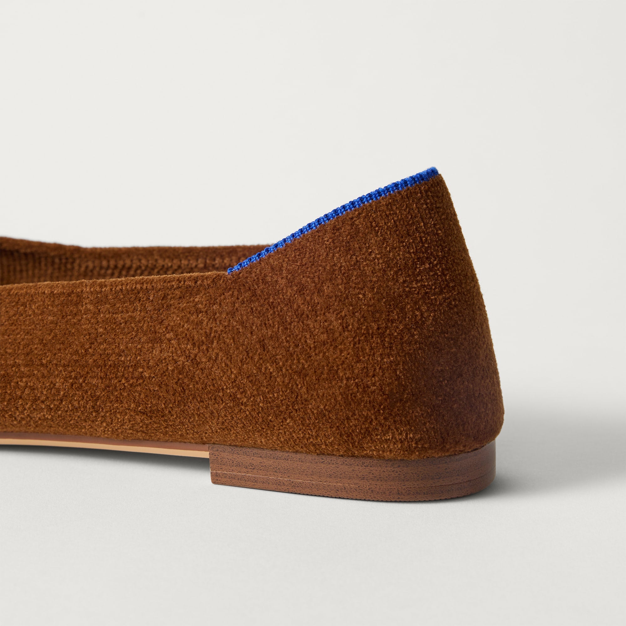 Rothy's The Point III ballerine ReVelvet Russet marrone caldo