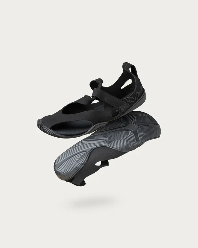 Wildling Feder Onyx sandali neri vegan leggeri