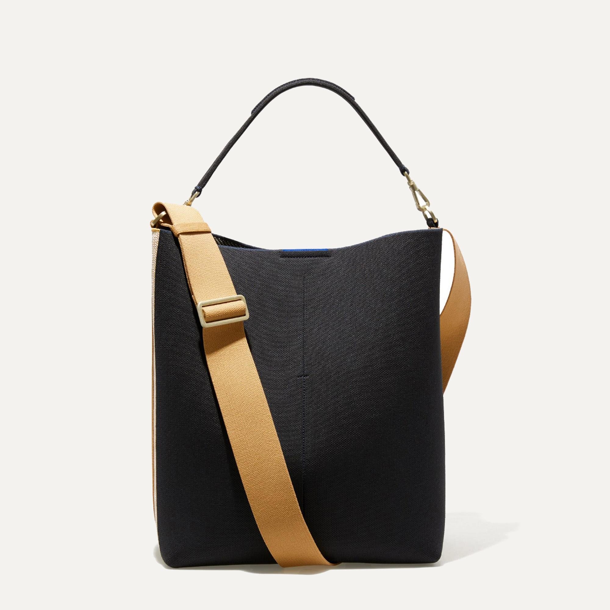 Rothy's The Bucket Bag borsa secchiello ReVelvet nero manico alto
