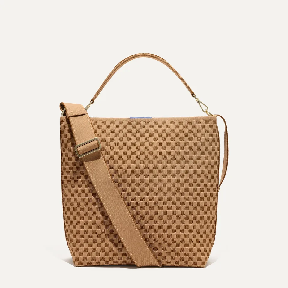 Rothy's The Bucket Bag borsa secchiello nocciola intreccio