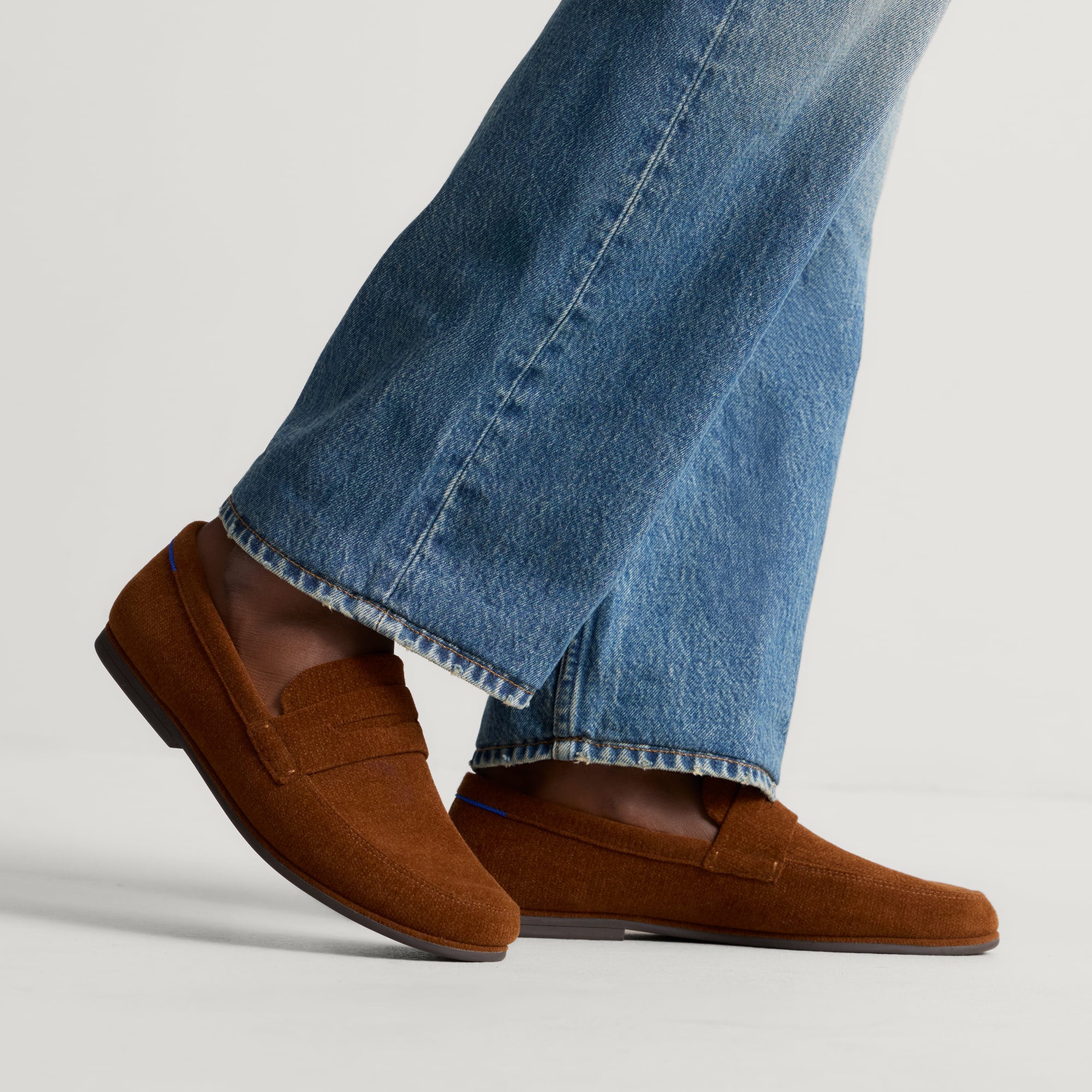 Rothy's The Ravello Penny Loafer mocassini uomo marrone scamosciato