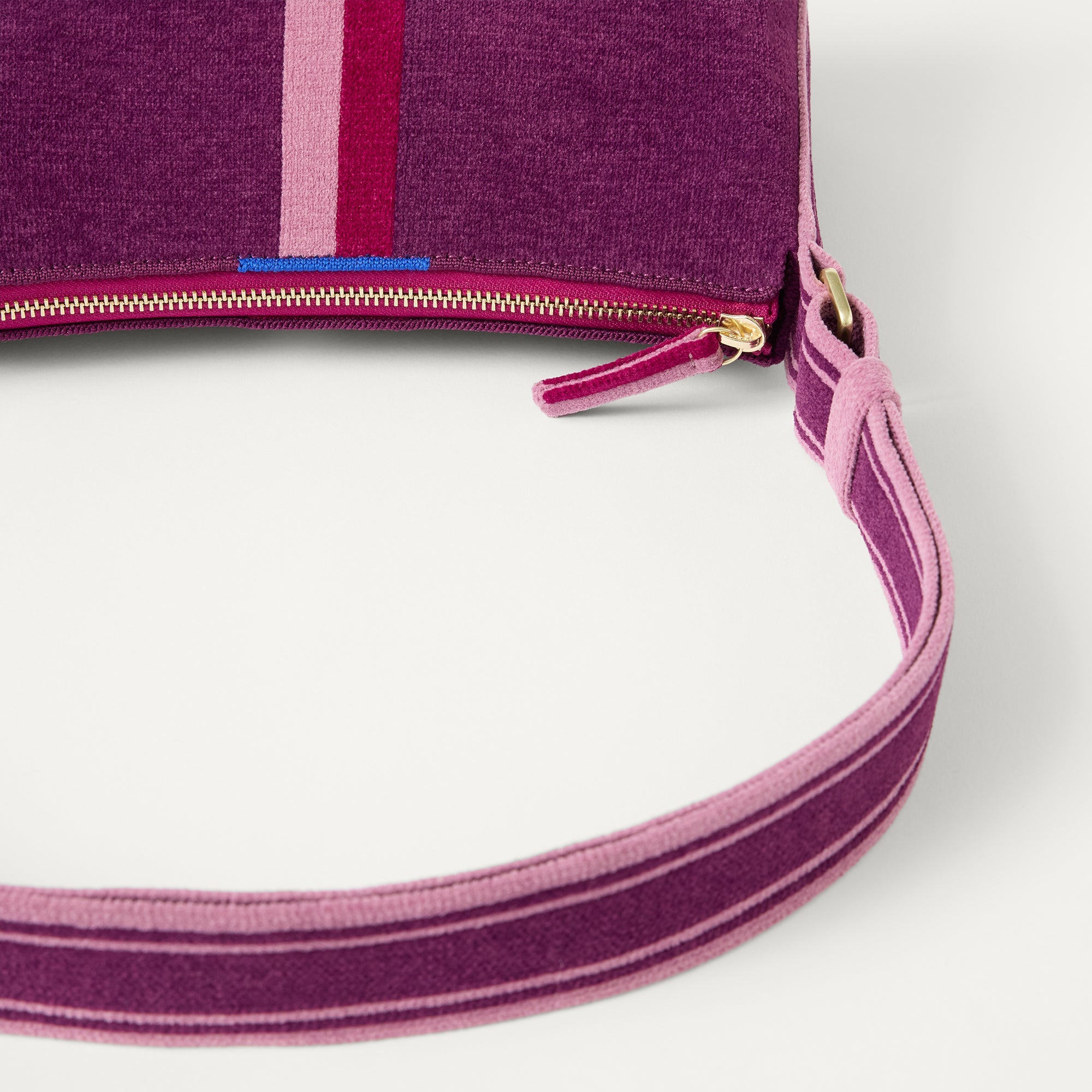 Rothy's The Casual Crossbody borsa a tracolla ReVelvet Orchid viola