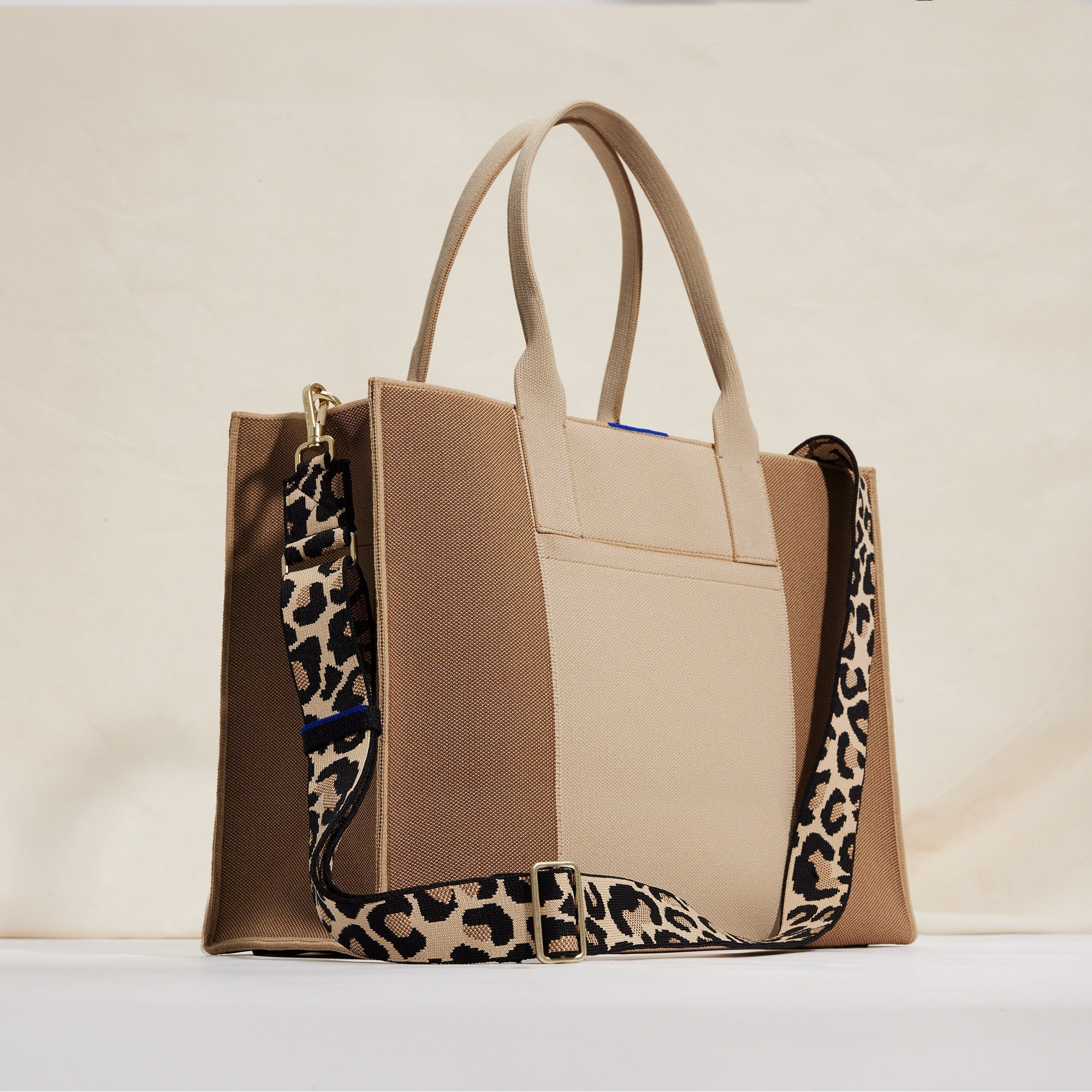 Rothy's The Crossbody Strap tracolla borsa Desert Cat leopardata