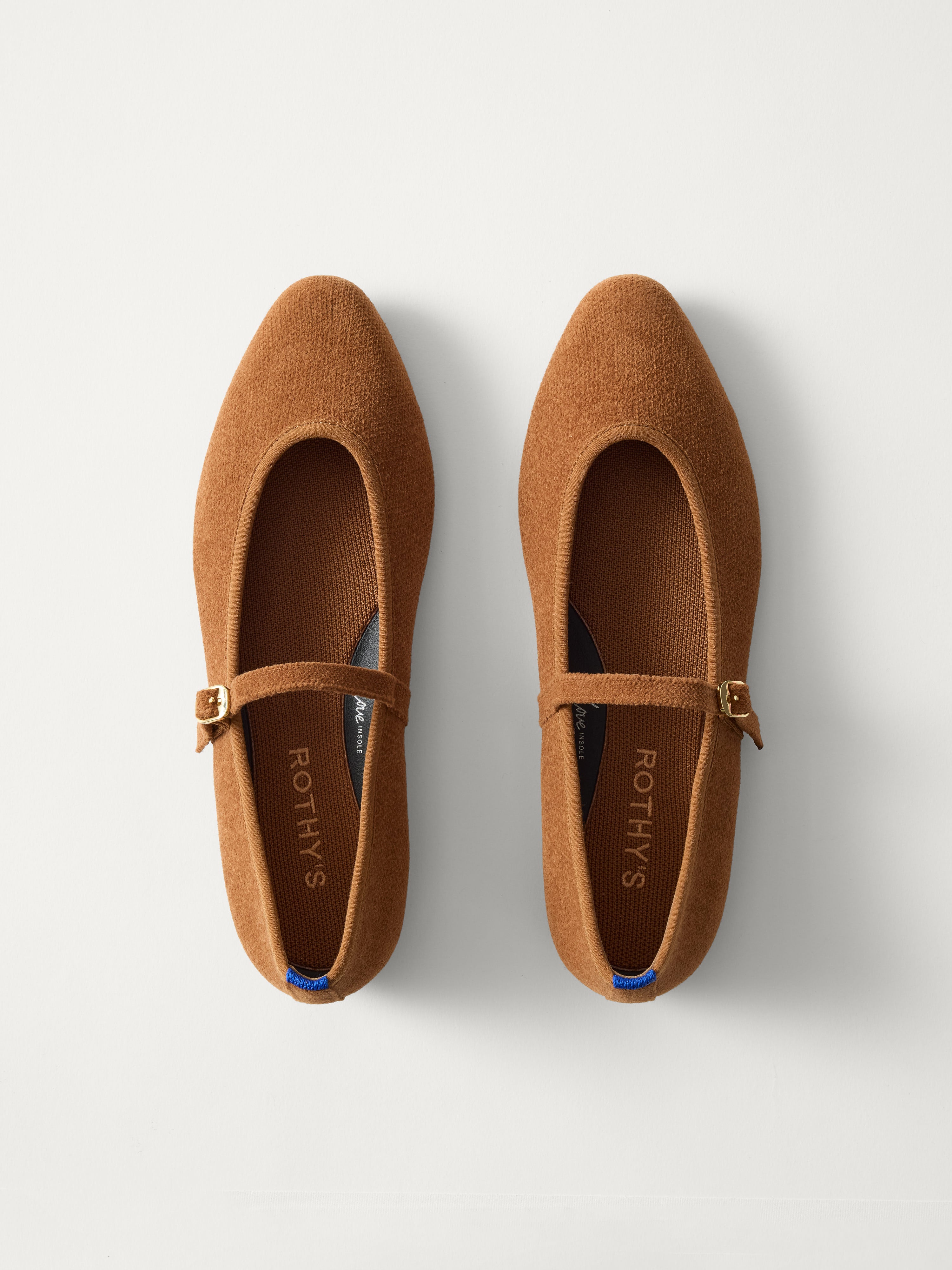 Rothy's Almond Mary Jane ballerine ReVelvet Caramel fibbia