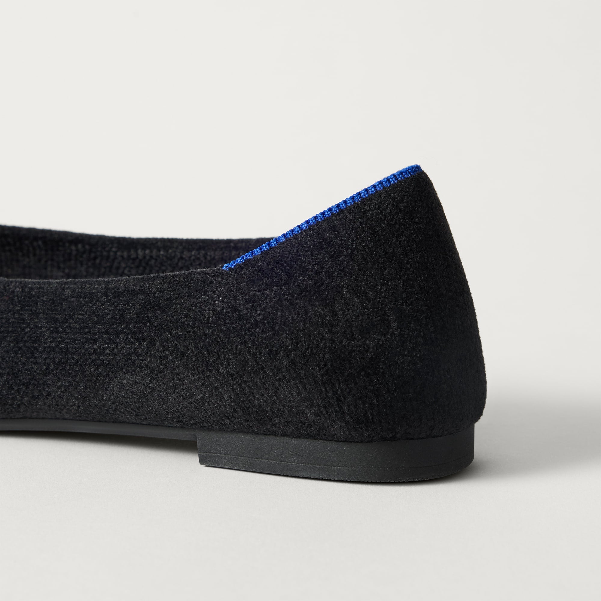 Rothy's The Point III ballerine ReVelvet Black punta