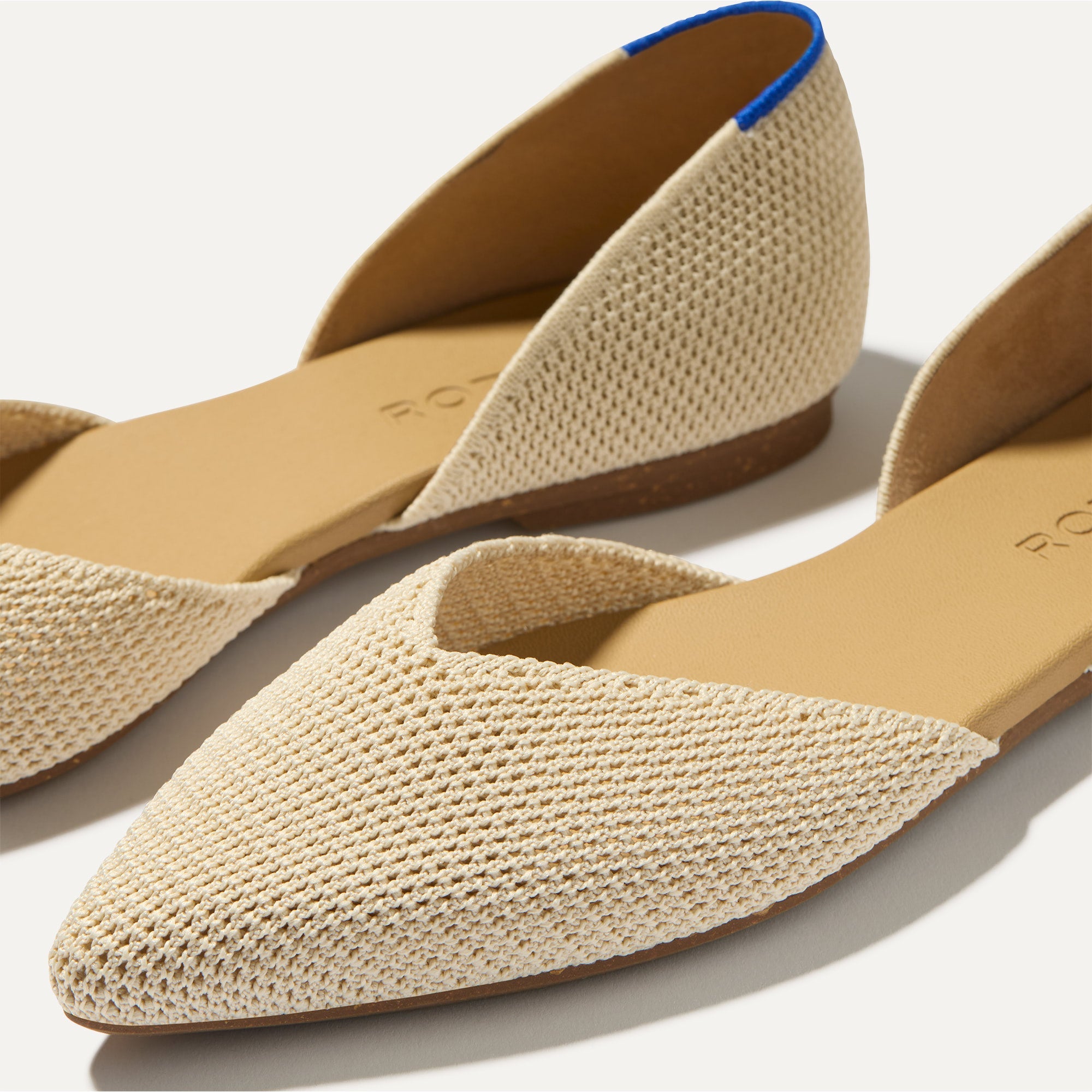 Rothy's The D'Orsay Point ballerine conch raffia avorio