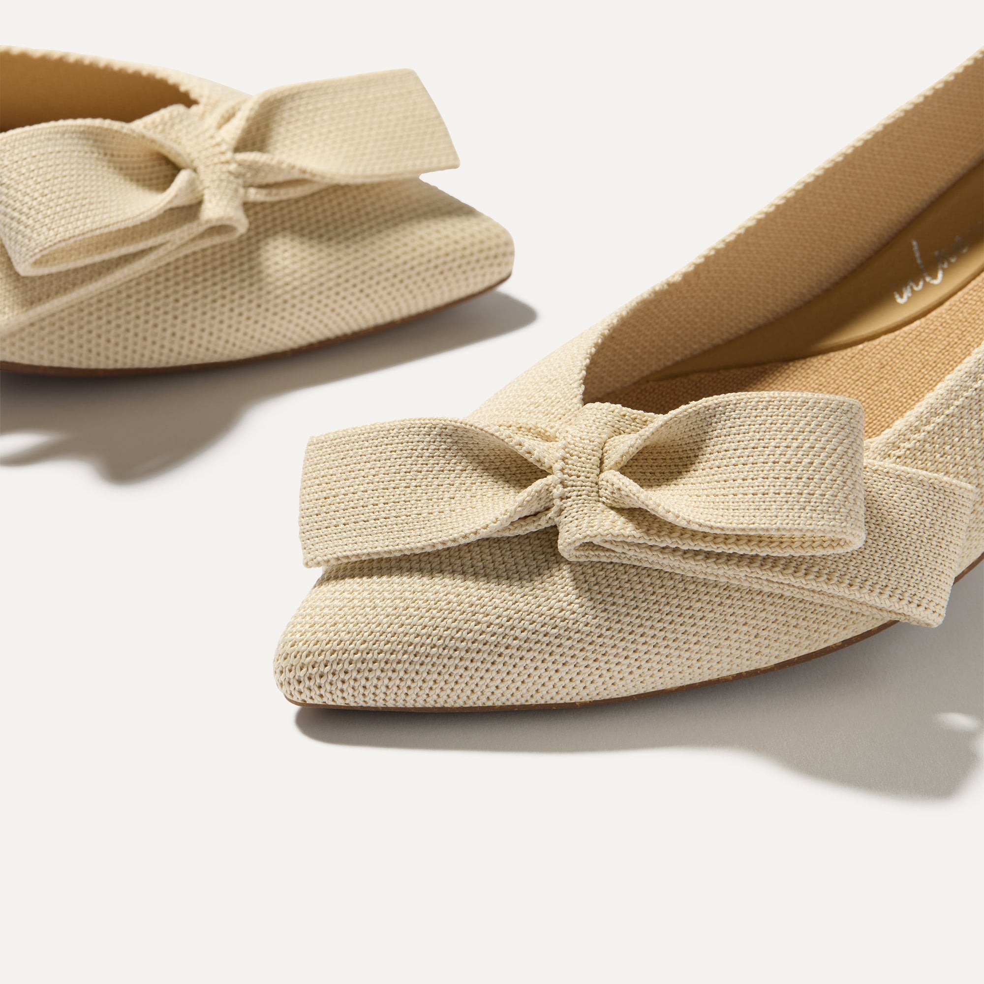 Rothy's The Bow Point II ballerine Conch avorio fiocco punta
