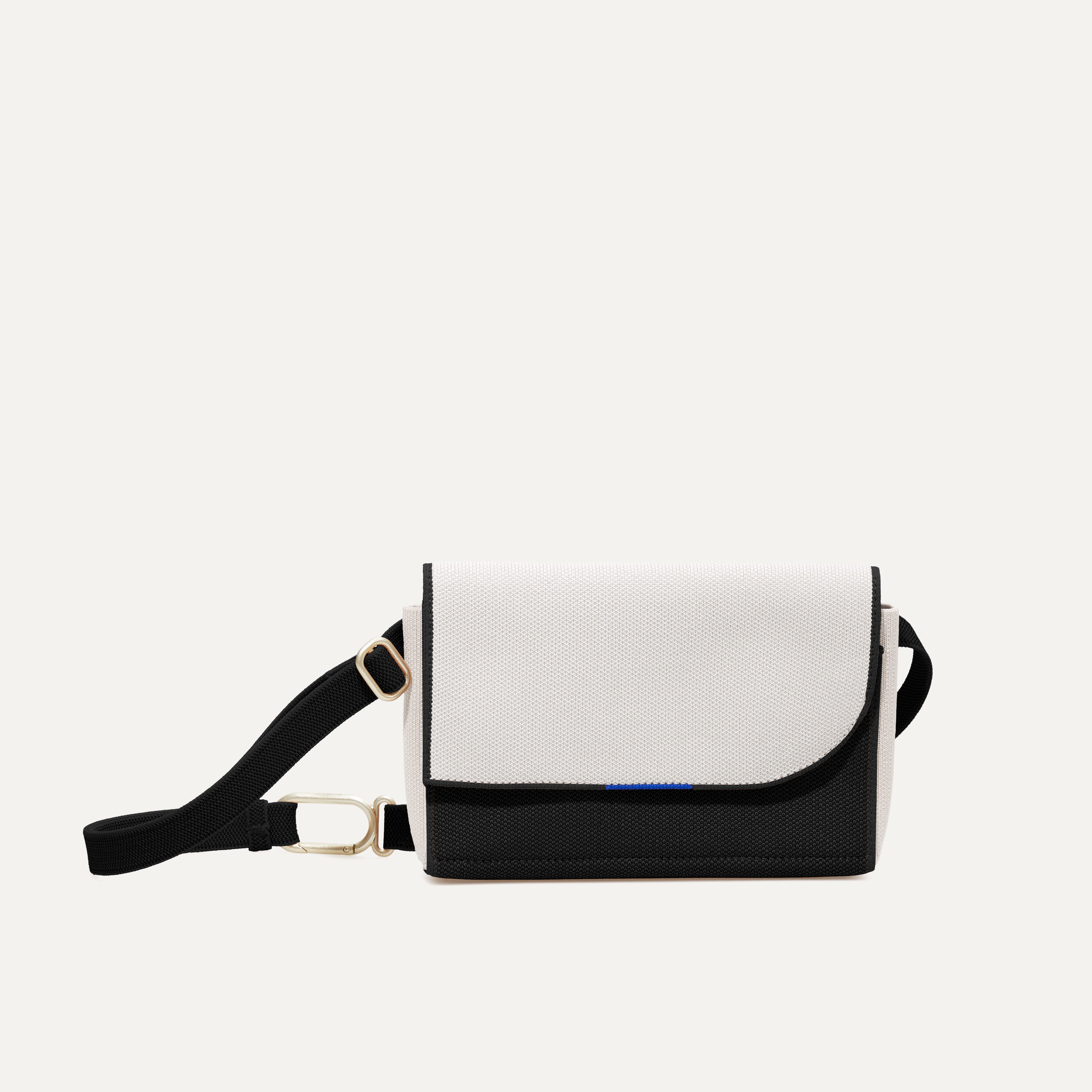 Rothy's The Belt Bag borsa tracolla beige e nera
