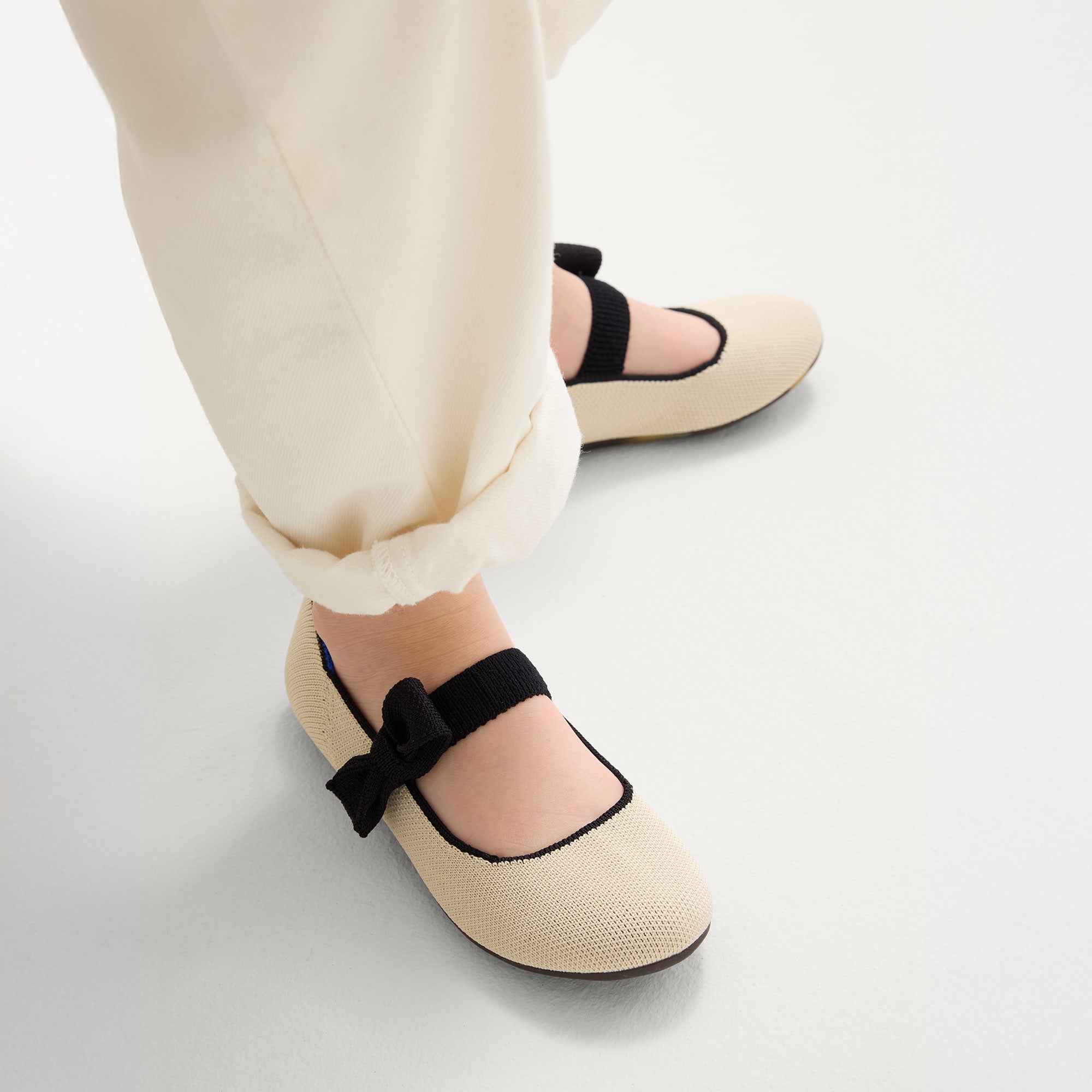 Rothy's The Kids Tux Bow Mary Jane scarpe avorio fiocco nero