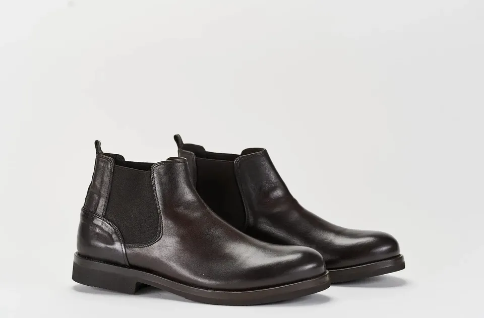 Sandro Barbera D26 chelsea boots pelle cioccolato Vibram