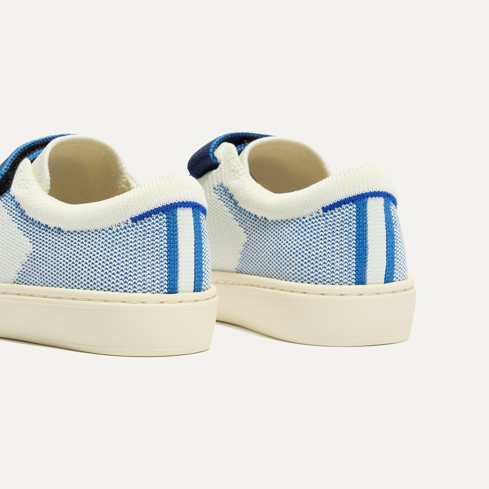 Rothy's The Kids Strap Sneaker scarpe bambino Blue Raspberry velcro