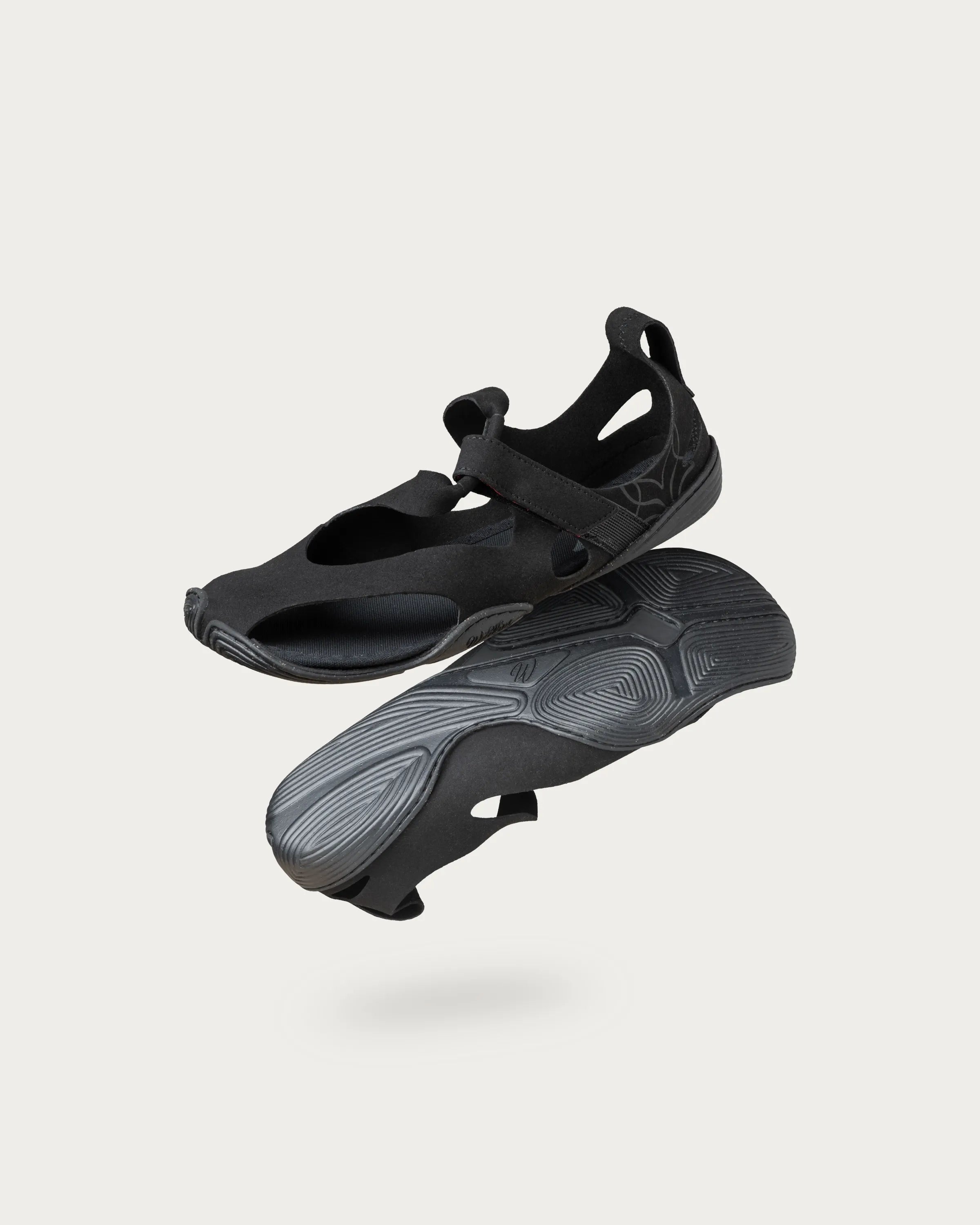 Wildling Feder Onyx sandali neri vegan leggeri