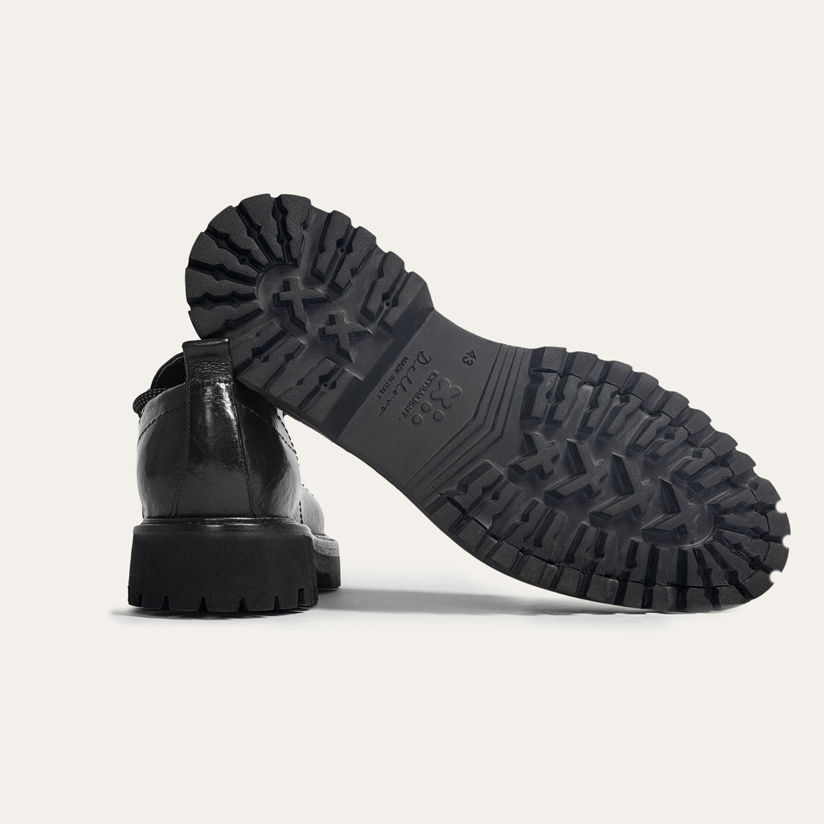 Dellovo Quasimodo stringata trekking nera bufalo